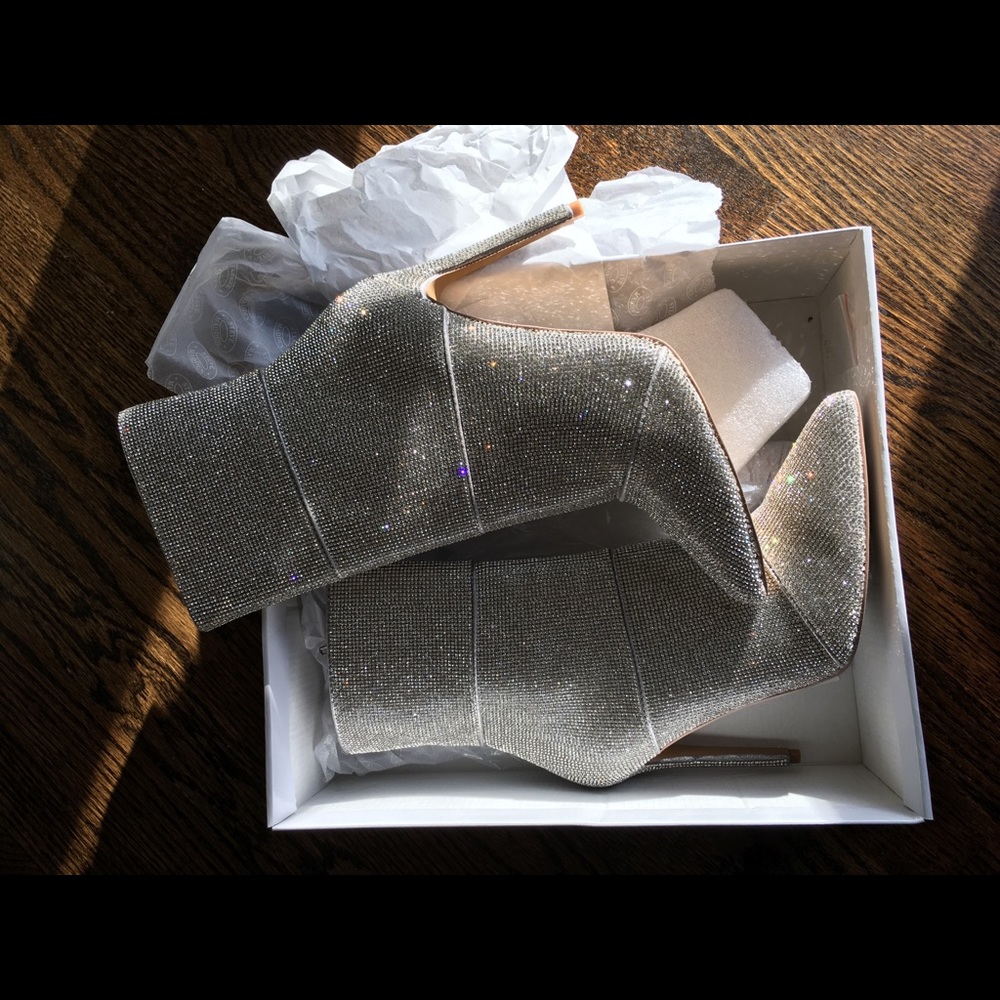 Steve Madden rhinestones booties